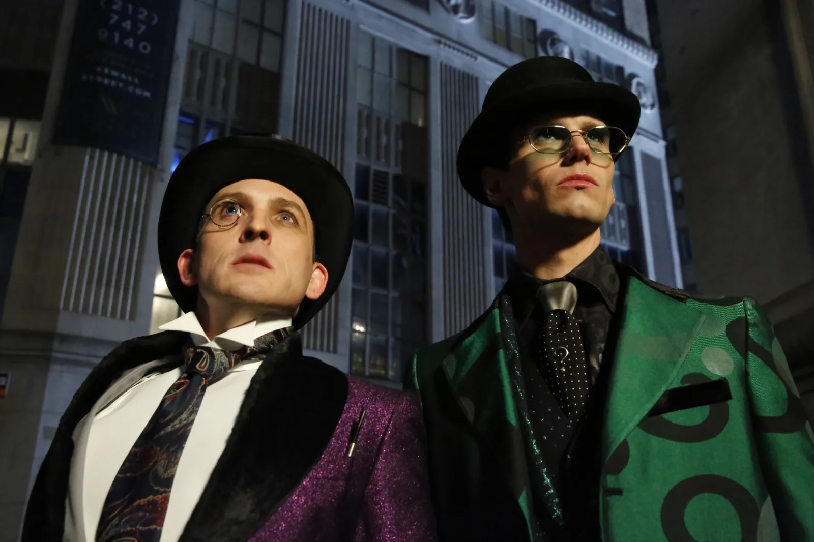 Penguin (Robin Lord-Taylor) and the Riddler (Cory Michael Smith) dressed in their classic comics costumes in the series Gotham.